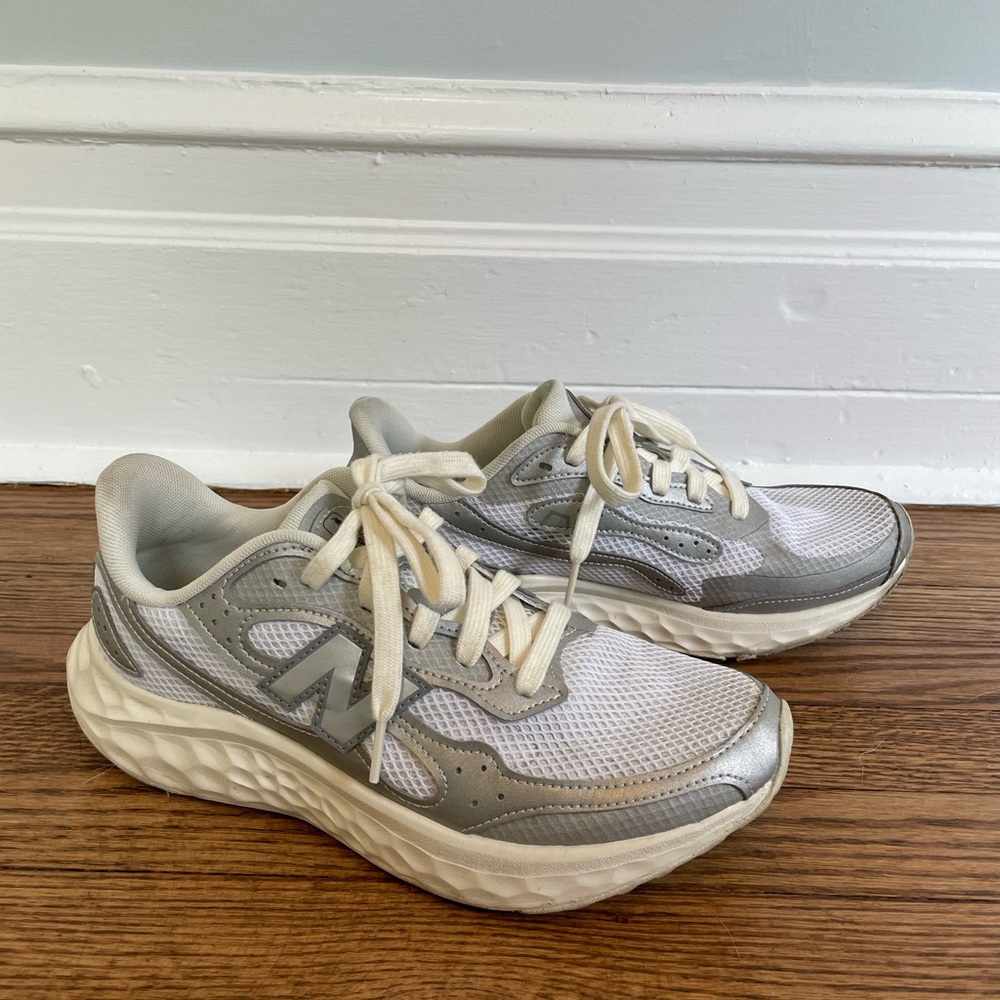 White New Balance Sneakers Trainers, size US W 9